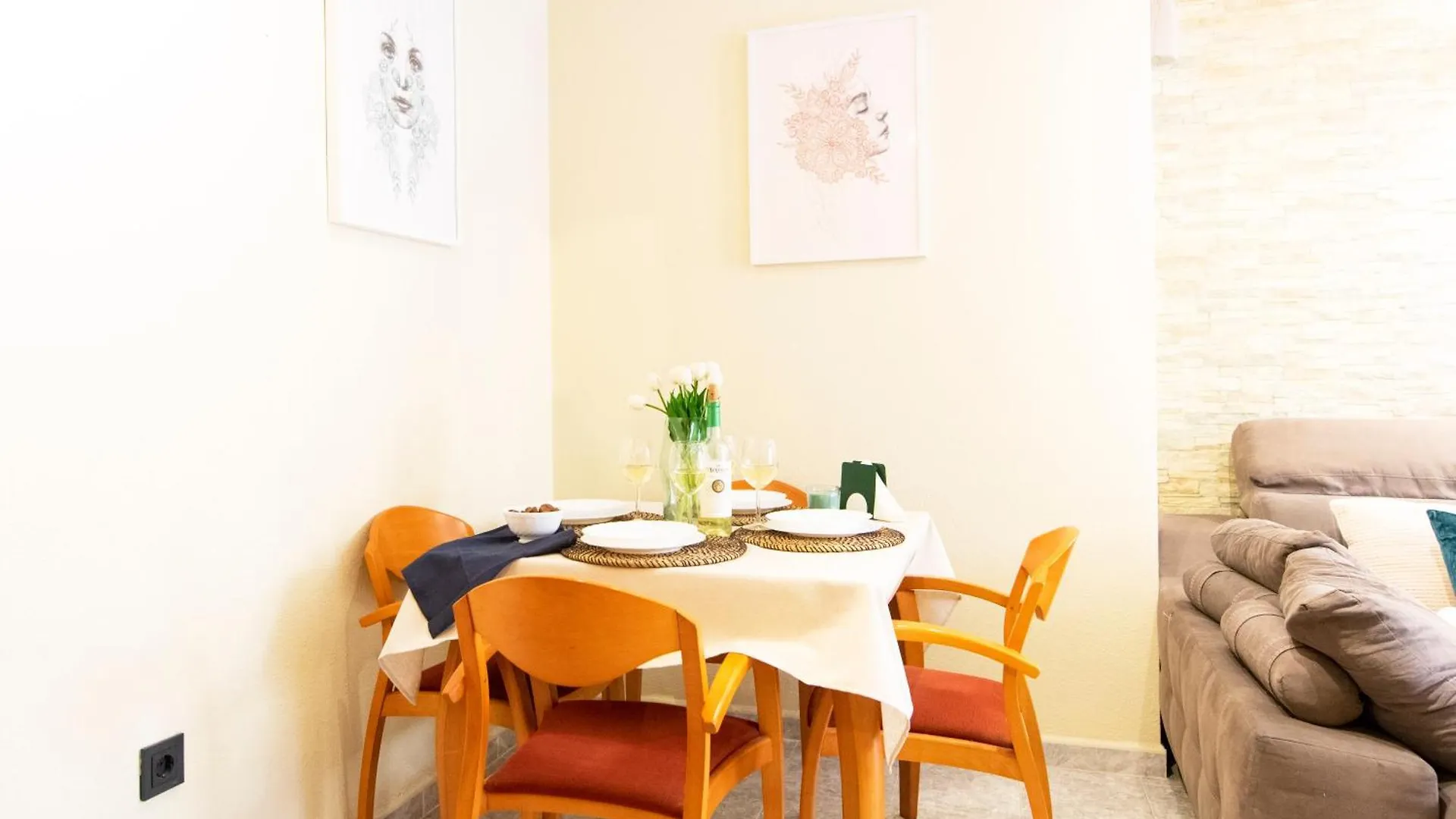Casa Con Gran Patio Privado Apartment Malaga